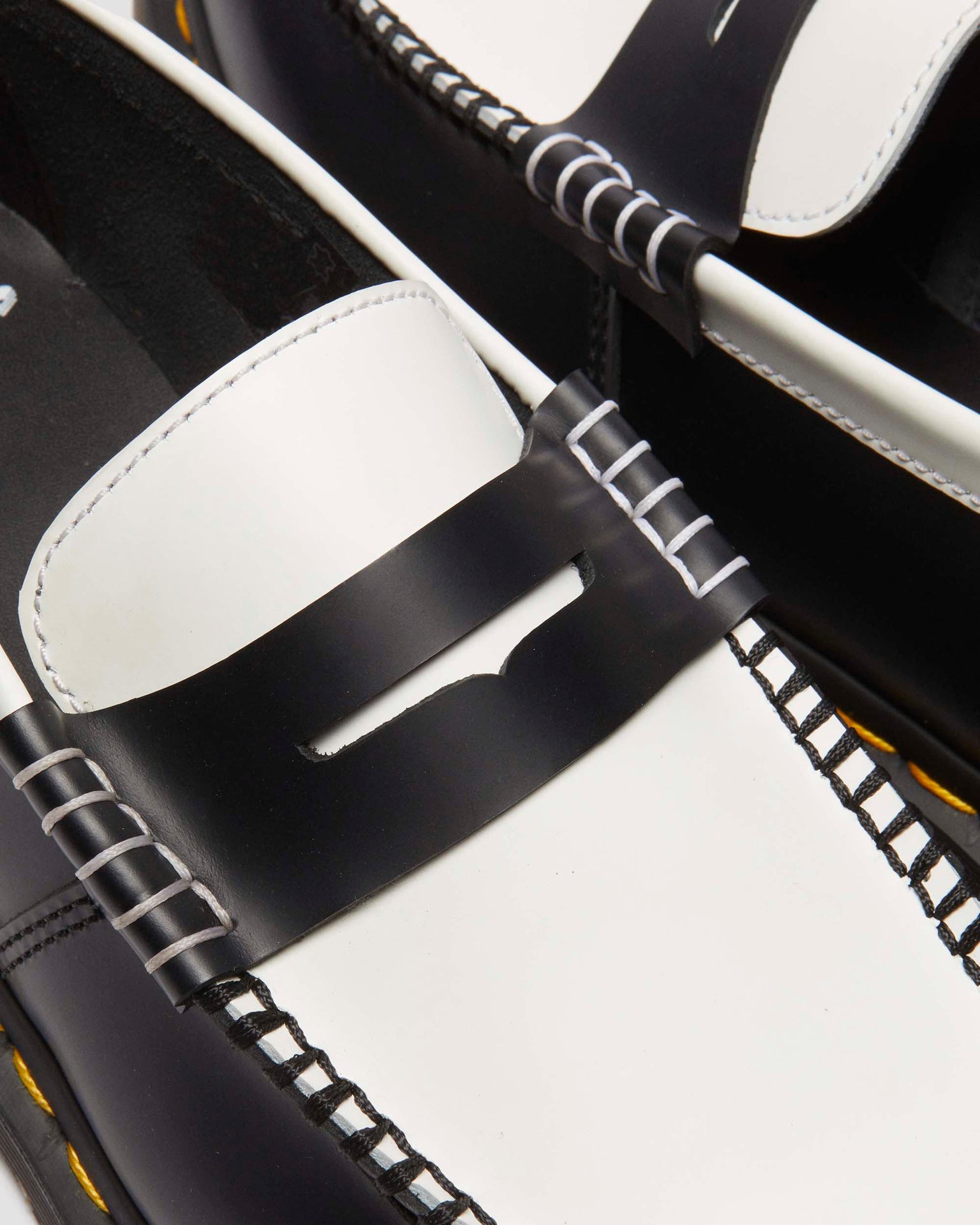 Penton 雙色光面皮革樂福鞋