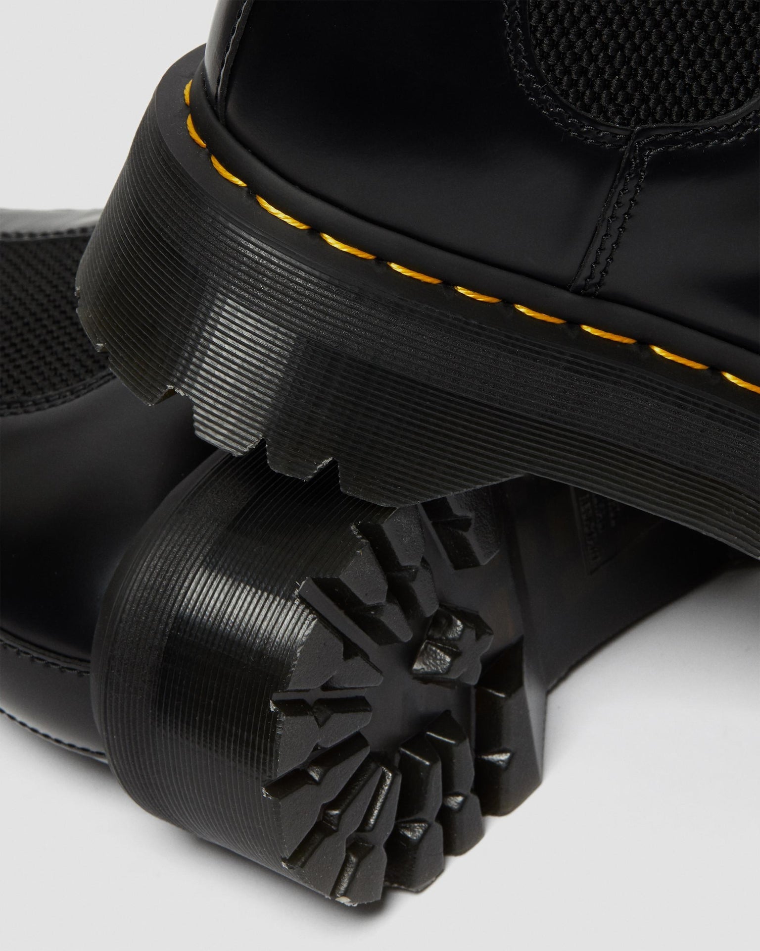 2976 Quad 光面皮革 厚底切爾西靴