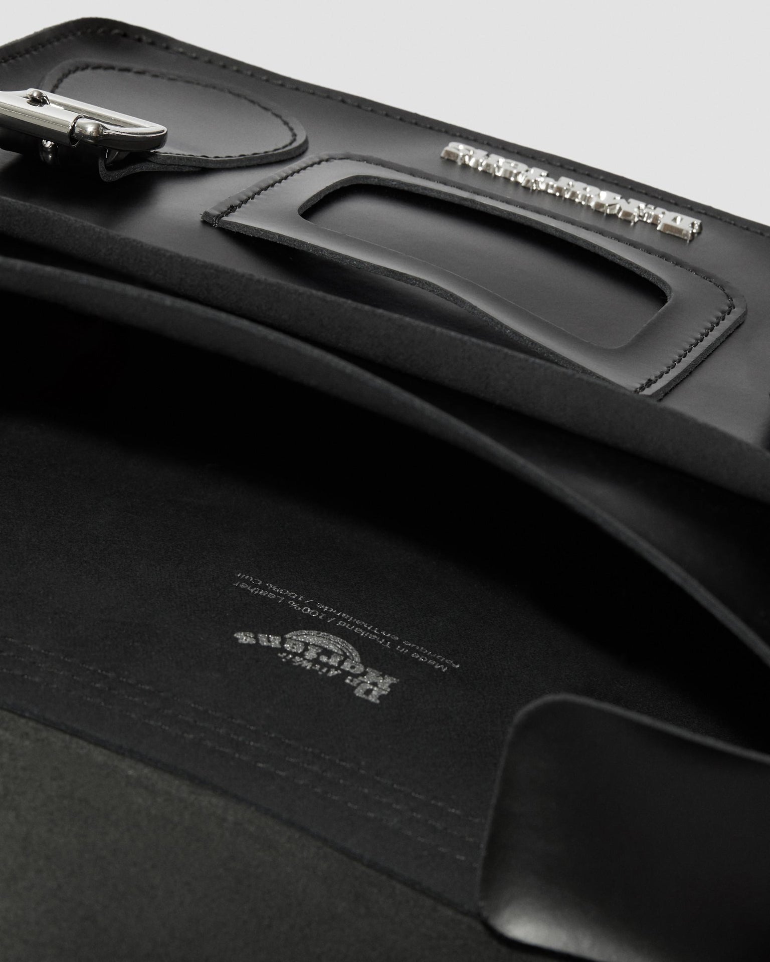 11吋 皮革翻蓋斜背包