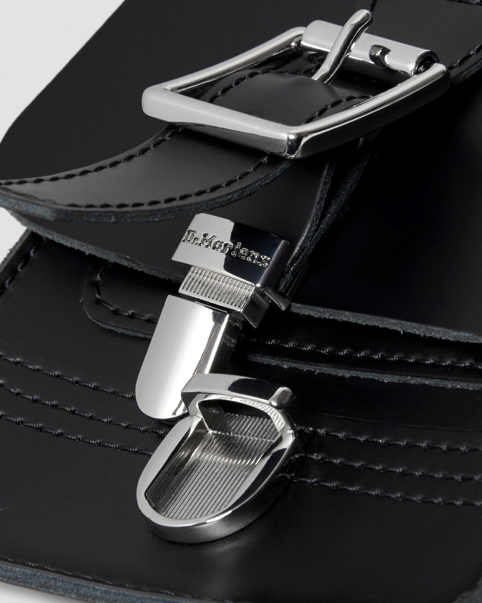 方形皮革斜背包