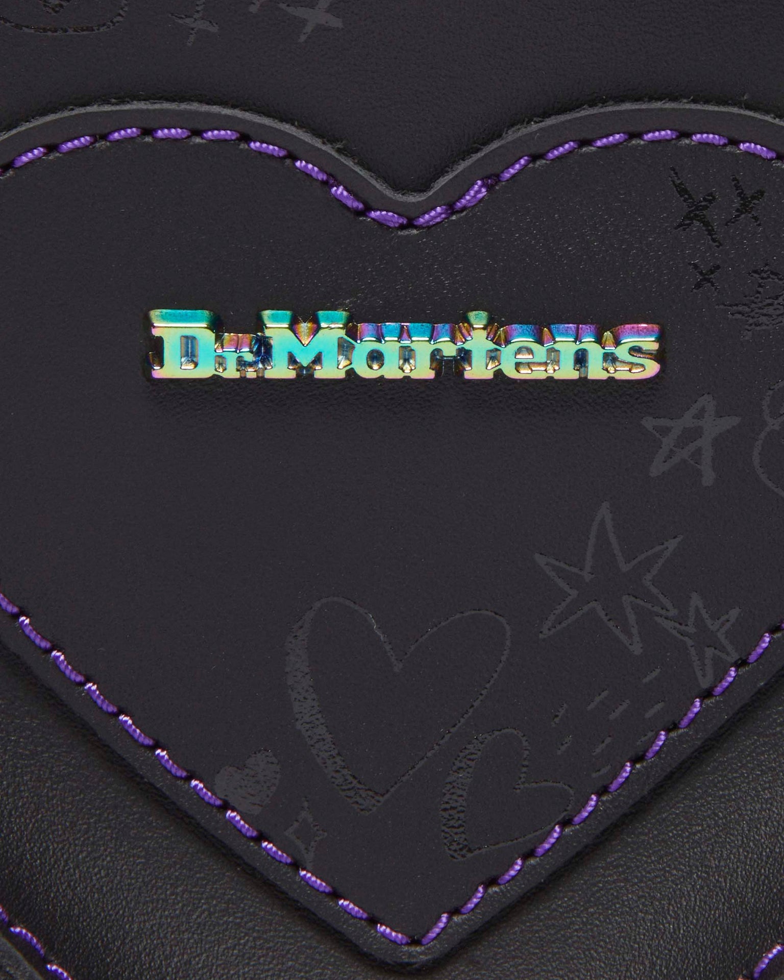 BT21 聯名系列 迷你心形皮革斜背包