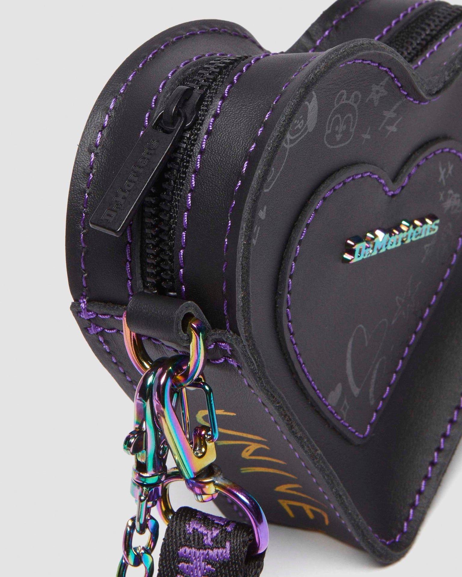 BT21 聯名系列 迷你心形皮革斜背包