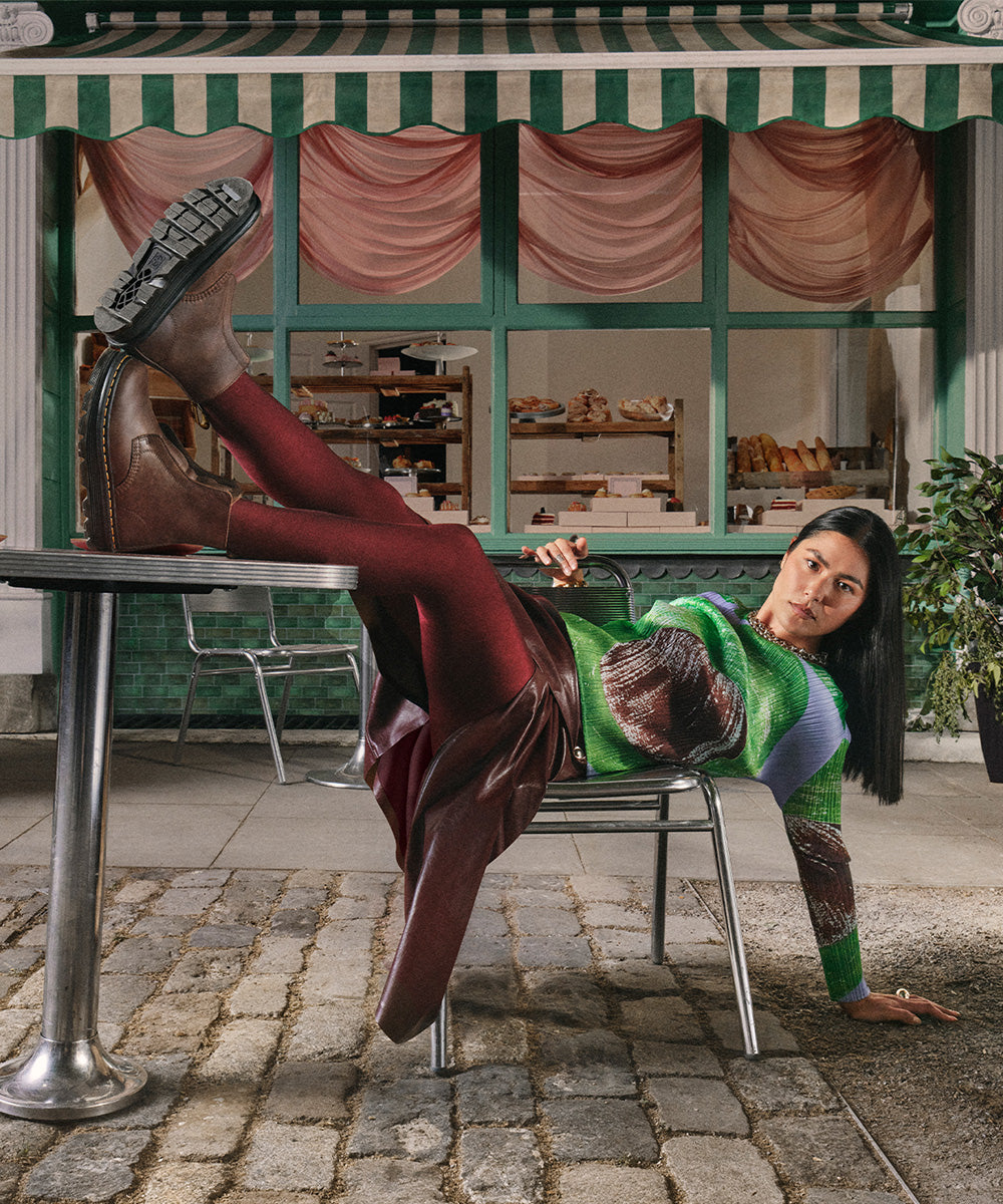 Girl_Wearing_DrMartens_Zebzag_Collection_Laceless_Boots_Brown_Chelsea_Ankle_Boots